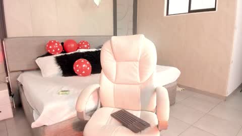 alicee_clark_ online show from 14, 2, 2026