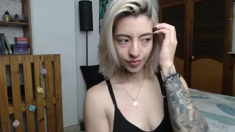 alicee_logan_ online show from 26, 4, 2026