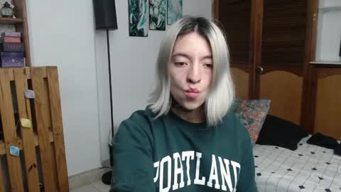 Snapshot of alicee_logan_ chatting on 9, 6, 2026 alicee_logan_ online show from 9, 6, 2026