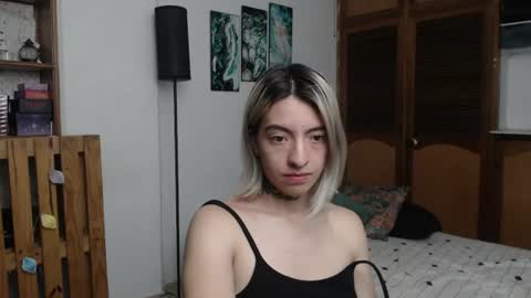 Snapshot of alicee_logan_ chatting on 17, 6, 2026 alicee_logan_ online show from 17, 6, 2026