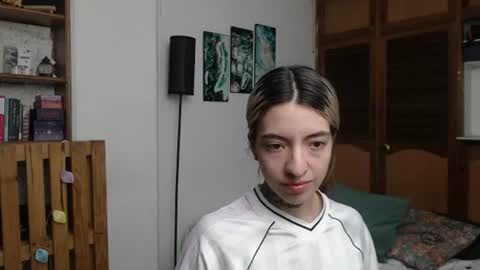 Snapshot of alicee_logan_ chatting on 27, 6, 2026 alicee_logan_ online show from 27, 6, 2026