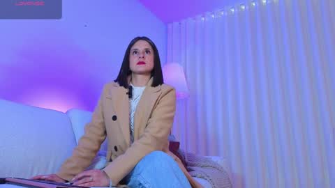 Snapshot of alicee_milf_ chatting on 8, 4, 2026 Aleja online show from 8, 4, 2026
