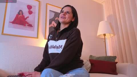 Snapshot of alicee_milf_ chatting on 11, 5, 2026 Aleja online show from 11, 5, 2026