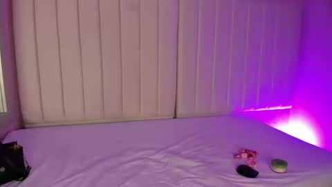 alicefox_18 online show from 10, 9, 2025