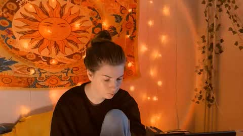 Snapshot of aliceinredsquare_ chatting on 3, 3, 2026 Alice online show from 3, 3, 2026