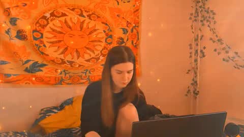 Snapshot of aliceinredsquare_ chatting on 4, 3, 2026 Alice online show from 4, 3, 2026