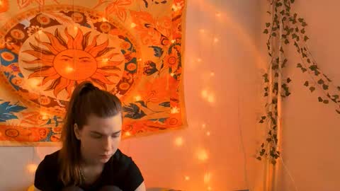 Snapshot of aliceinredsquare_ chatting on 7, 3, 2026 Alice online show from 7, 3, 2026