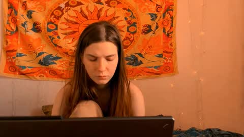 Snapshot of aliceinredsquare_ chatting on 18, 3, 2026 Alice online show from 18, 3, 2026