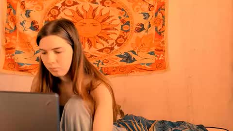 Snapshot of aliceinredsquare_ chatting on 19, 3, 2026 Alice online show from 19, 3, 2026