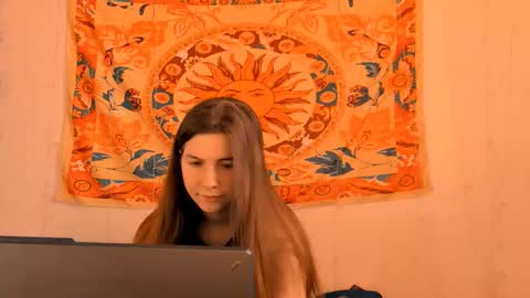 Snapshot of aliceinredsquare_ chatting on 28, 3, 2026 Alice online show from 28, 3, 2026