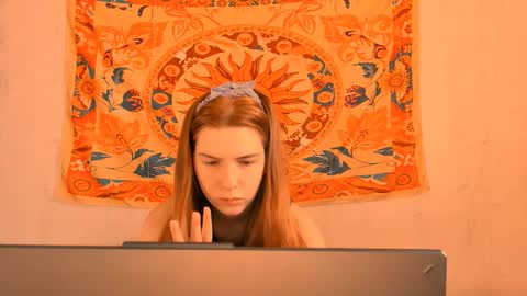 Snapshot of aliceinredsquare_ chatting on 30, 3, 2026 Alice online show from 30, 3, 2026