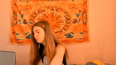 Snapshot of aliceinredsquare_ chatting on 1, 4, 2026 Alice online show from 1, 4, 2026