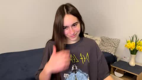 Snapshot of alicekollt chatting on 28, 4, 2026 alicekollt online show from 28, 4, 2026