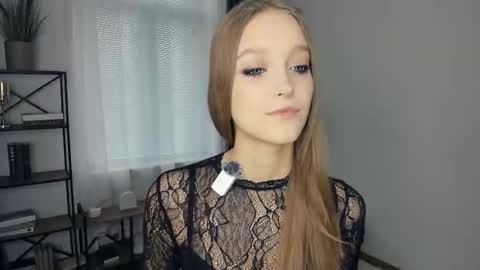 Snapshot of alicemelison chatting on 29, 10, 2025 Serena online show from 29, 10, 2025