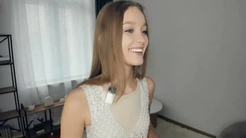 Snapshot of alicemelison chatting on 5, 11, 2025 Serena online show from 5, 11, 2025