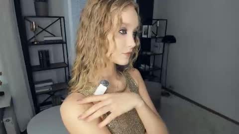 Snapshot of alicemelison chatting on 8, 1, 2026 Serena online show from 8, 1, 2026