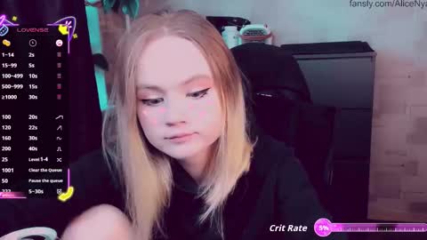 Snapshot of alicenya chatting on 9, 9, 2025 Alice online show from 9, 9, 2025