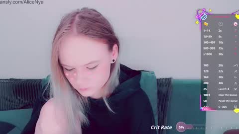 Snapshot of alicenya chatting on 16, 10, 2025 Alice online show from 16, 10, 2025