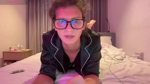 AlicePinkhead online show from 30, 3, 2026