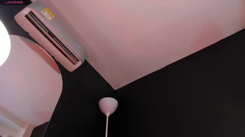 Snapshot of alicepoixxxon chatting on 23, 1, 2025 ALICE online show from 23, 1, 2025