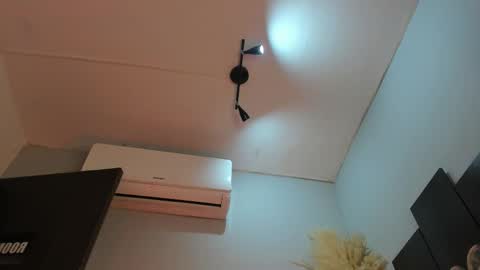 Snapshot of alicepoixxxon chatting on 12, 11, 2025 ALICE online show from 12, 11, 2025