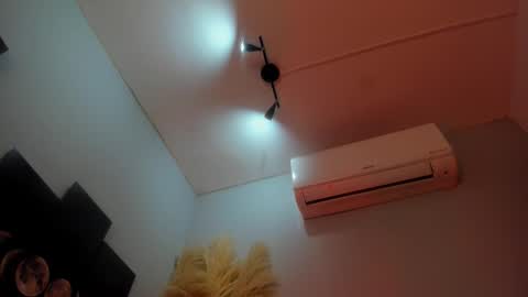 Snapshot of alicepoixxxon chatting on 15, 11, 2025 ALICE online show from 15, 11, 2025