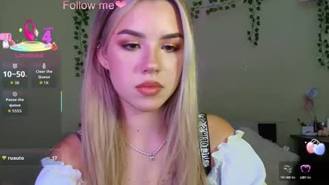 Snapshot of alicetenshi chatting on 18, 9, 2025 Sweet  Alice online show from 18, 9, 2025