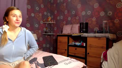 alicewetsquirt online show from 4, 2, 2026