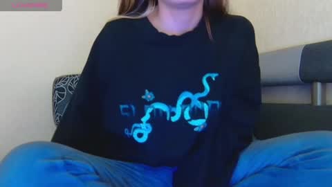 Snapshot of alicewoolfy chatting on 27, 4, 2026 AliceWoolfy online show from 27, 4, 2026