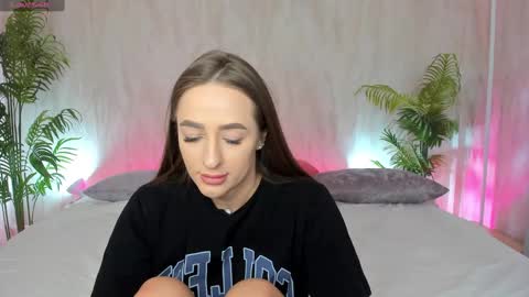 Snapshot of alicia_edwards chatting on 20, 2, 2025 Mia online show from 20, 2, 2025