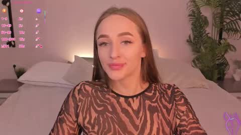 Snapshot of alicia_edwards chatting on 17, 10, 2025 Mia online show from 17, 10, 2025