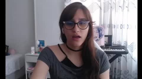 Snapshot of alicia_love29 chatting on 22, 7, 2026 Alice online show from 22, 7, 2026