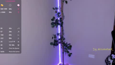 Jennyfer online show from 19, 2, 2025