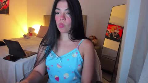 Snapshot of aliciabiden chatting on 19, 12, 2025 aliciabiden online show from 19, 12, 2025