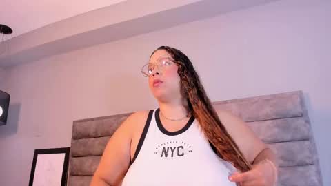 Snapshot of aliciabloom_1 chatting on 6, 10, 2025 Alicia online show from 6, 10, 2025