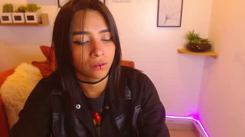 Snapshot of aliciacute__ chatting on 26, 9, 2025 aliciacute    online show from 26, 9, 2025