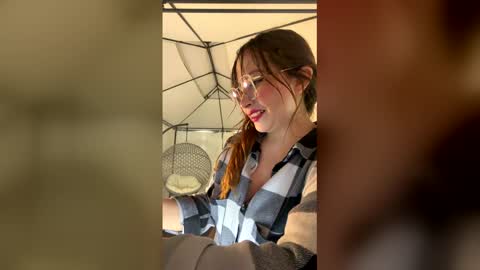 Snapshot of aliciawhite_nt chatting on 19, 5, 2026 Alicia online show from 19, 5, 2026