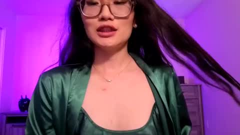 Alicia Hebi online show from 27, 9, 2025