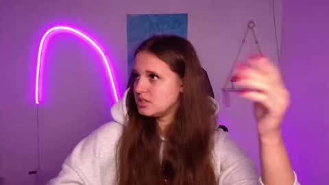 Snapshot of alicie_dream_ chatting on 21, 10, 2025 Alicie online show from 21, 10, 2025