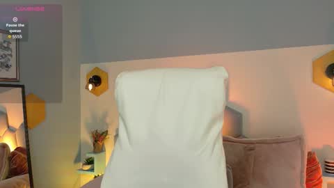 Snapshot of aliciia_miller chatting on 20, 9, 2025 Alicia  online show from 20, 9, 2025