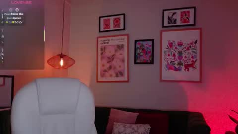 Snapshot of aliciia_miller chatting on 20, 10, 2025 Alicia  online show from 20, 10, 2025