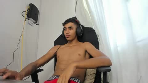 Snapshot of alienbigcock_01 chatting on 22, 6, 2026 My name is Andrs and Im 18 years old. online show from 22, 6, 2026