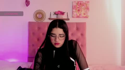 Snapshot of aliice_walker_ chatting on 5, 12, 2024 aliice_walker_ online show from 5, 12, 2024