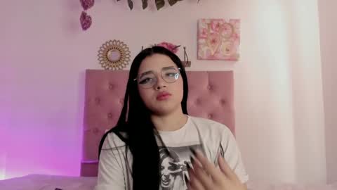Snapshot of aliice_walker_ chatting on 6, 12, 2024 aliice_walker_ online show from 6, 12, 2024