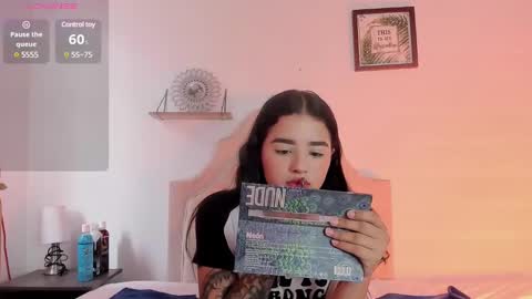 Snapshot of aliice_walker_ chatting on 27, 1, 2025 aliice_walker_ online show from 27, 1, 2025
