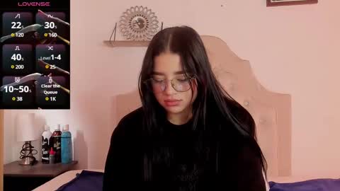 Snapshot of aliice_walker_ chatting on 1, 2, 2025 aliice_walker_ online show from 1, 2, 2025