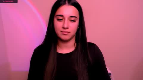 Snapshot of alinaasti_ chatting on 8, 11, 2025 Alina online show from 8, 11, 2025