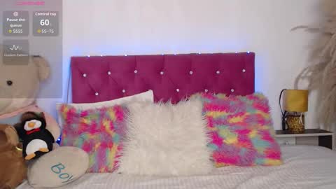 Snapshot of alinakiss_ chatting on 8, 10, 2025 lili online show from 8, 10, 2025