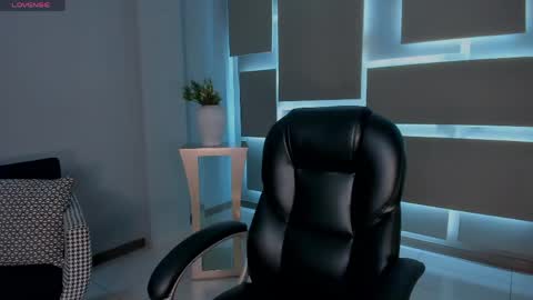 alinakravitz_ online show from 9, 5, 2026