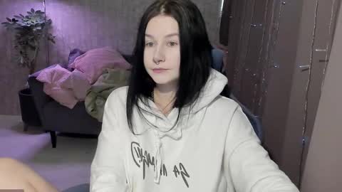 Aline Greeeen online show from 25, 11, 2025